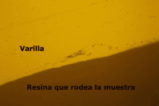 Micrografía metalográfico de varilla de 10 mm doblada a máquina.