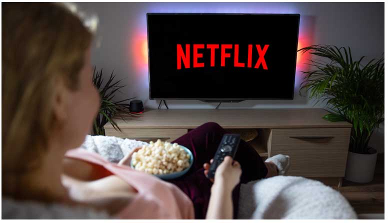 Netflix es una plataforma audiovisual en línea que
tiene 24 años de existencia. Al inicio de la pandemia, confirmó su liderazgo
mundial, por número de suscriptores, frente a otros servicios de suscripción de
contenidos audiovisuales. 
