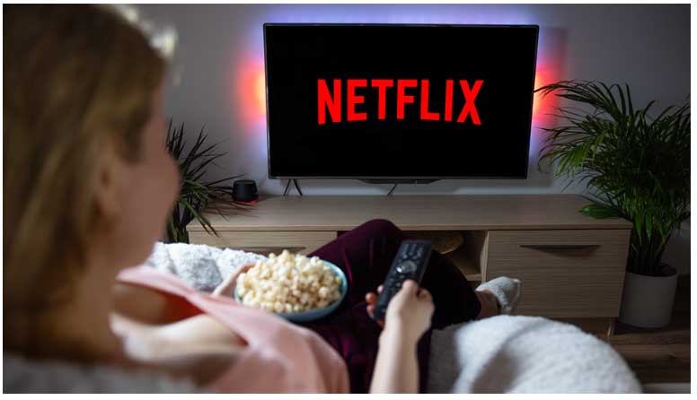 Netflix es una plataforma audiovisual en línea que
tiene 24 años de existencia. Al inicio de la pandemia, confirmó su liderazgo
mundial, por número de suscriptores, frente a otros servicios de suscripción de
contenidos audiovisuales.