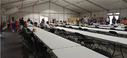 Un comedor para migrantes irregulares en uno de los refugios de Nueva York El t&eacute;rmino migrante queda restringido a un grupo reducido de personas que son entendidas en cuanto a movilidad humana como ilegales Cr&eacute;dito de foto Tania Orbe
