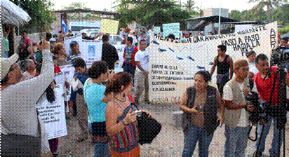 El sue&ntilde;o americano es una ilusi&oacute;n para muchos latinoamericanos Sin embargo en el camino corren riesgo de muerte Aqu&iacute; una manifestaci&oacute;n de migrantes que piden la paz Cr&eacute;dito de foto Prensa CIDH