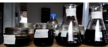 Rich and dark andosols of the
Andes dissolved in various dilutions for testing.