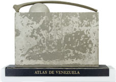 Figura 6. Eduardo Vargas Rico: Atlas de Venezuela (Naturaleza Muerta) (2022). Escultura. Cortes&iacute;a del artista.