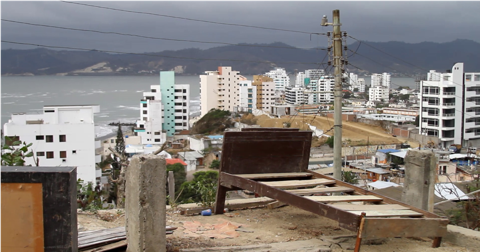 Figura 3. Restos de una casa en una loma de San Roque, 2016.
