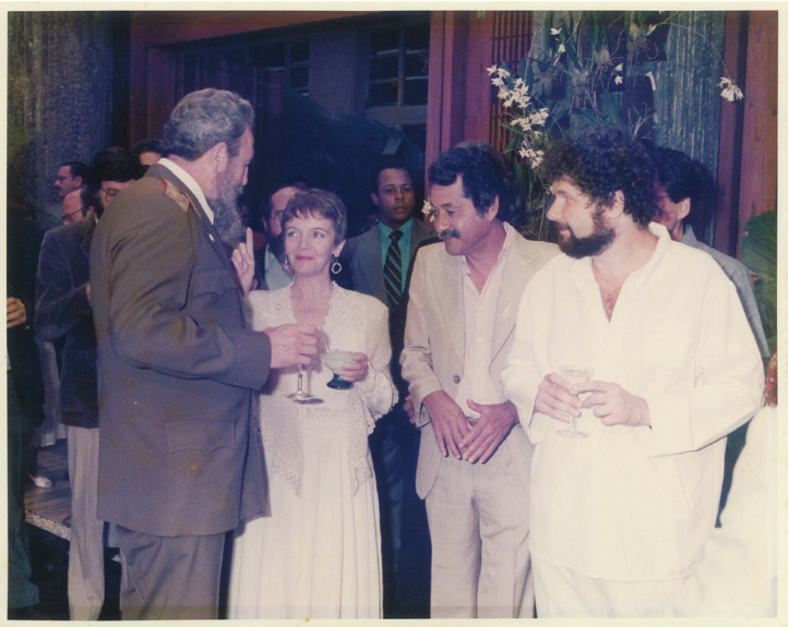 Nora de Izcue particip&oacute; en la creaci&oacute;n de la Fundaci&oacute;n del Nuevo Cine Latinoamericano, auspiciada por Fidel Castro en 1985. Archivo de Nora de Izcue.