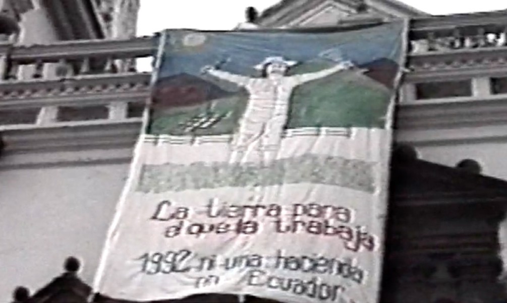 Fotograma de &laquo;Chapter 02: Land Rights&raquo; de Derechos no humanos, Paulo Tavares, 2012.