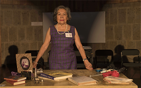

Irma Manzanares Cort&eacute;s. Participante de
ARCHIVO VIVO. Fotograf&iacute;a: Maritza Lev&iacute;n, 2020.  
Producci&oacute;n fotogr&aacute;fica para el libro: Espacios Revelados. Pr&aacute;cticas
art&iacute;sticas en territorio. Edici&oacute;n curada por Gabriela Halac.