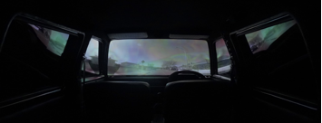 Terri Te Tau vista interior de la instalación Unwarranted and Unregistered Te Āhua o te Hau ki Te Papaioea, 2015. Instalación multimedia. Cortesía de la artista.