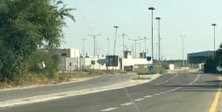 Figura 2. Puesto de control de Erez, en Gaza. Fotografiado desde un veh&iacute;culo en movimiento.